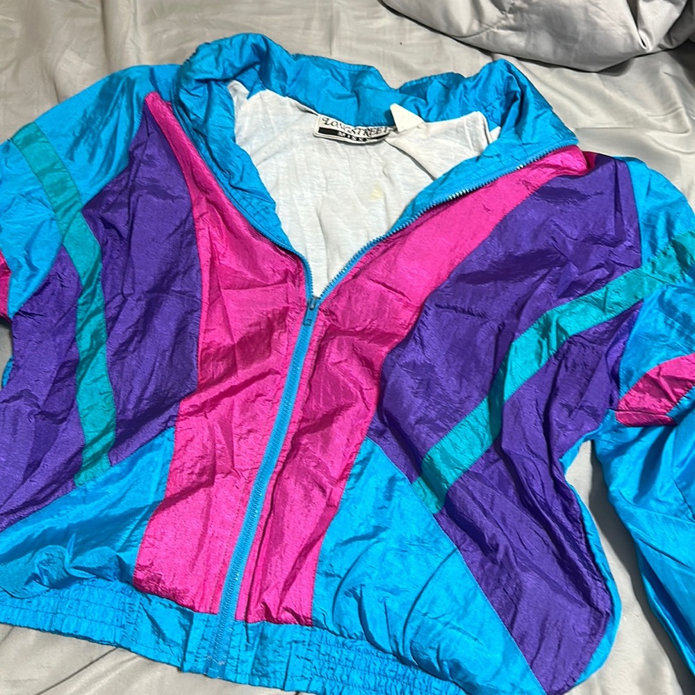 M/L windbreaker